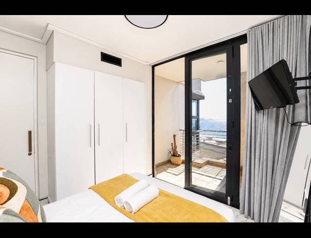 3 BEDROOM APARTMENT FOR SALE IN POINT WATERFRONT